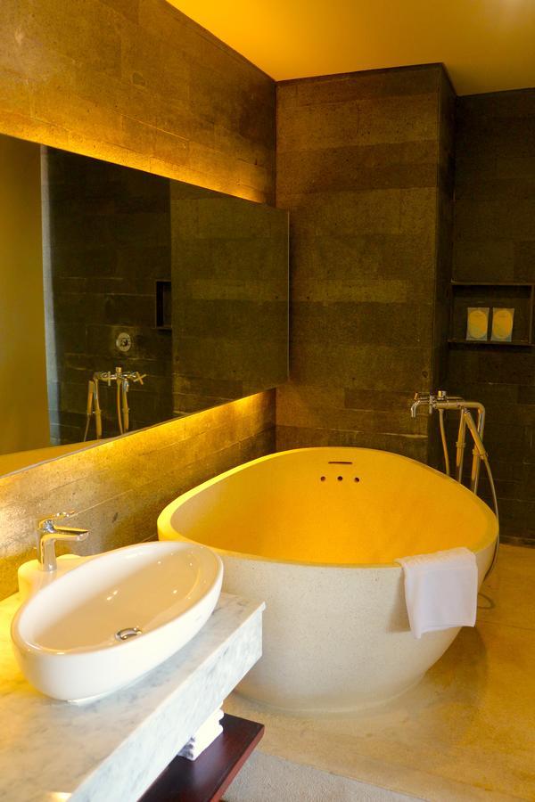 Suites By Watermark Hotel And Spa Jimbaran Exteriör bild
